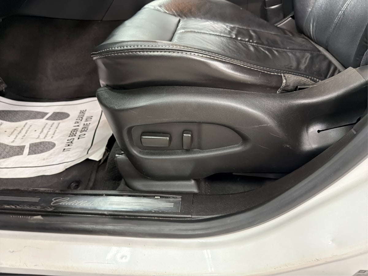 Cadillac SRX photo 25