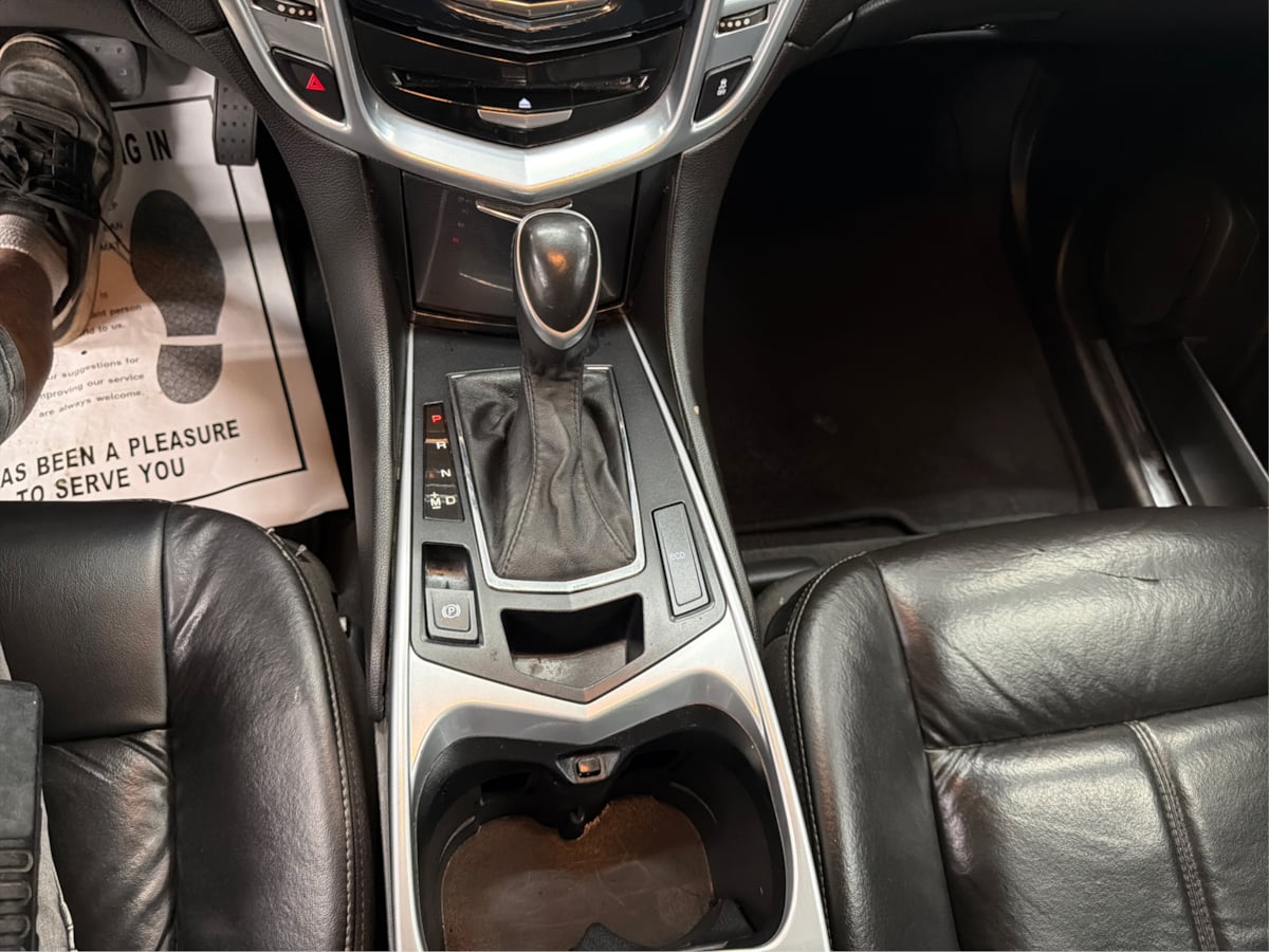 Cadillac SRX photo 17