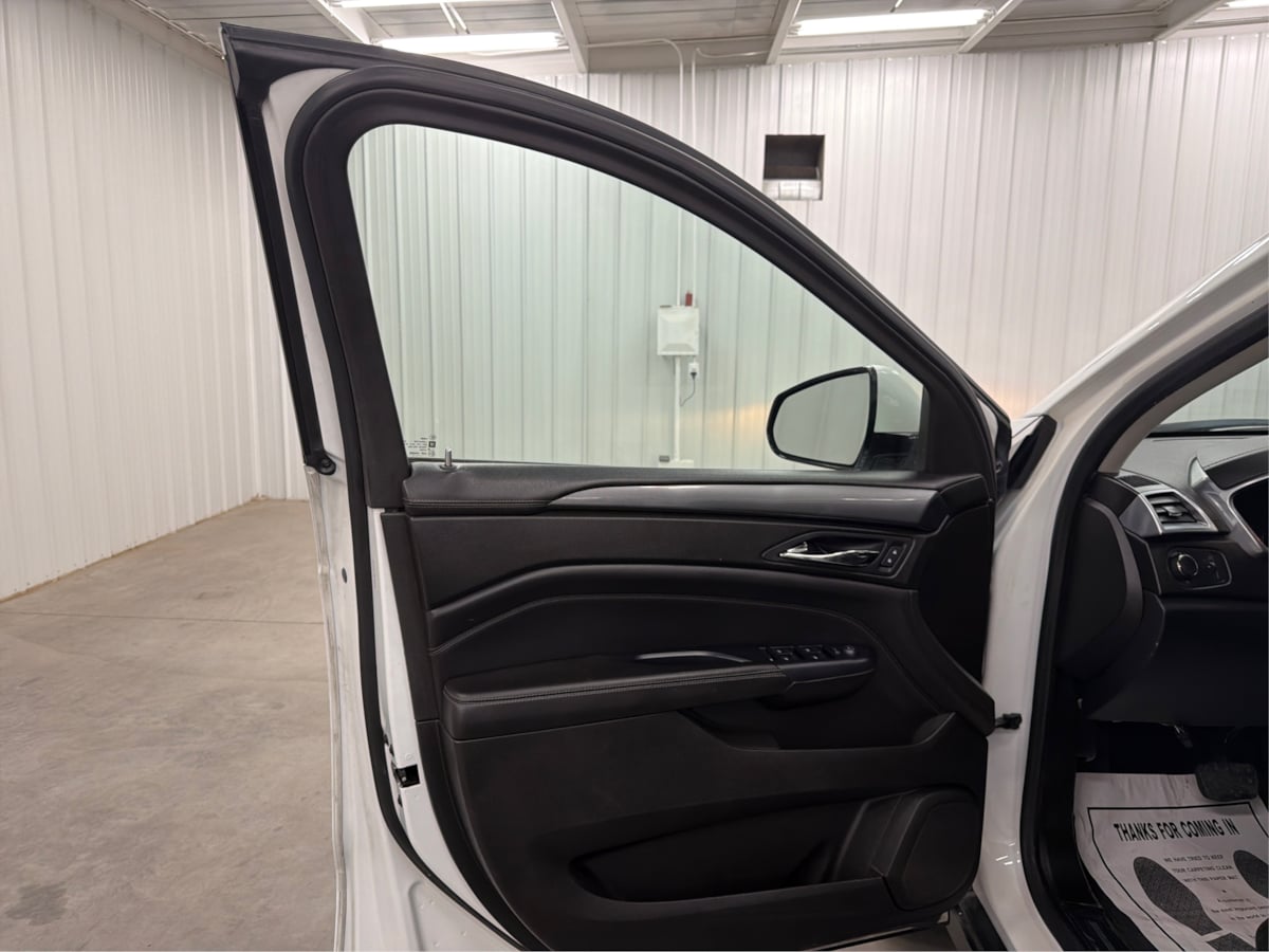 Cadillac SRX photo 26