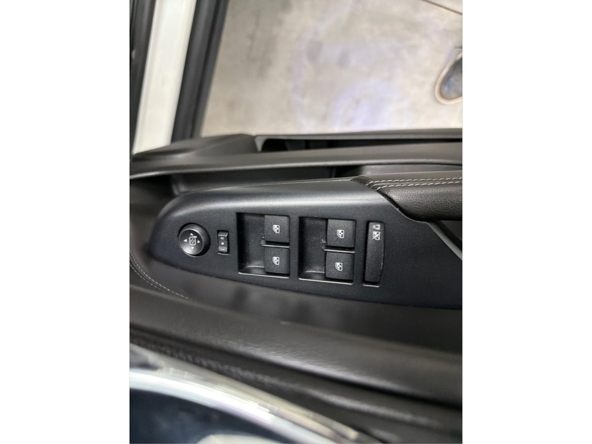 Cadillac SRX photo 56