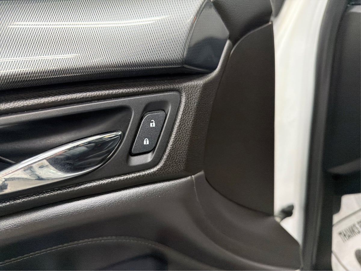 Cadillac SRX photo 57