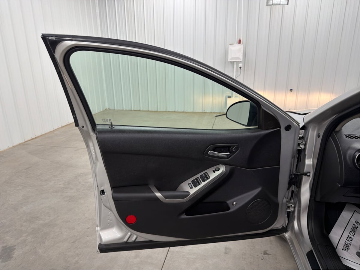 Pontiac G6 photo 26