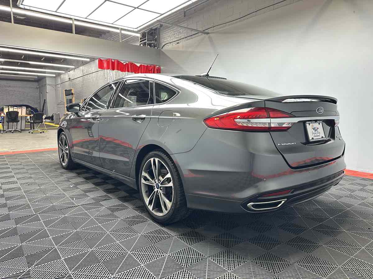 2017 Ford Fusion Titanium photo 4