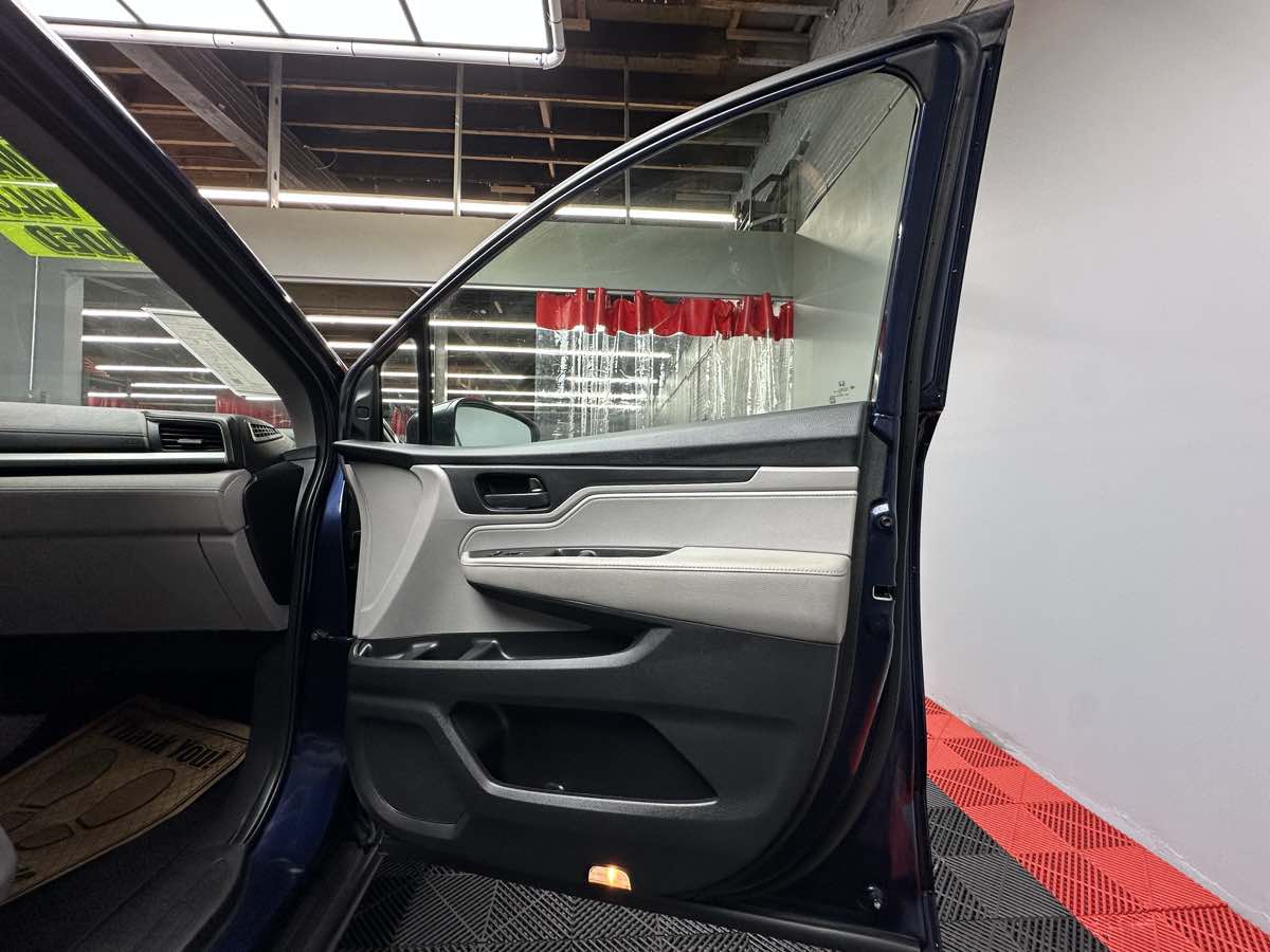 2020 Honda Odyssey EX-L photo 17