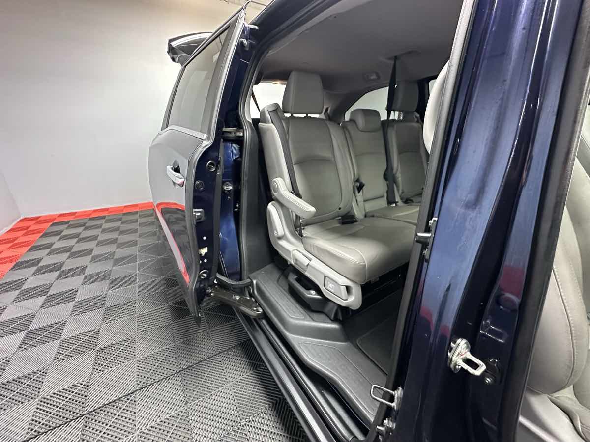 2020 Honda Odyssey EX-L photo 18
