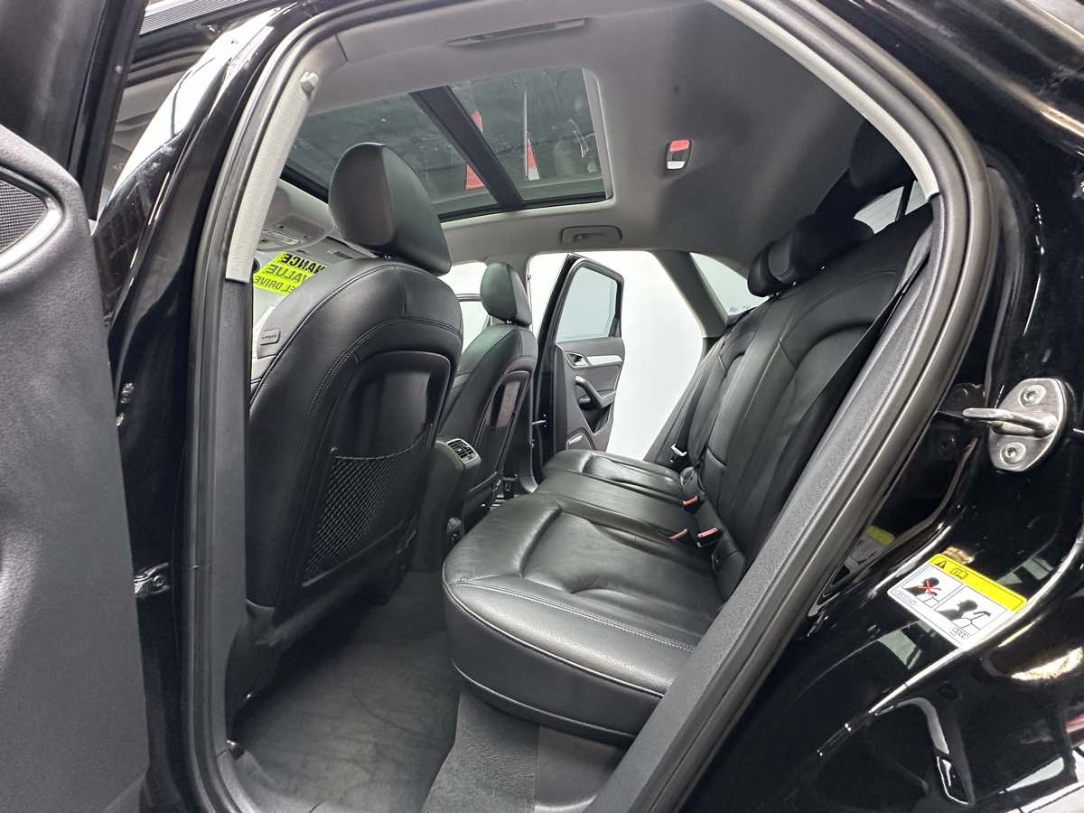 2015 Audi Q3 Prestige photo 23
