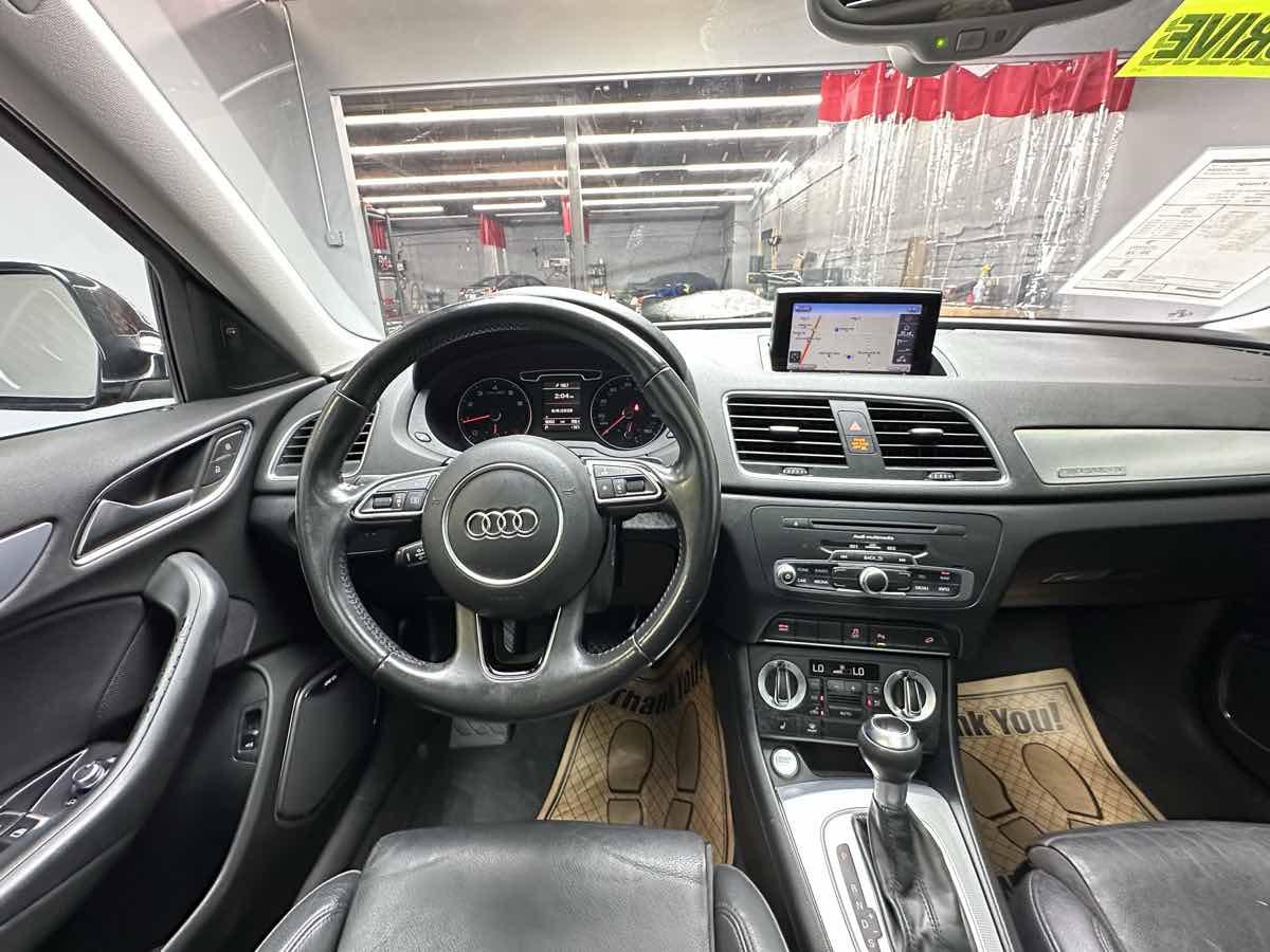 2015 Audi Q3 Prestige photo 27