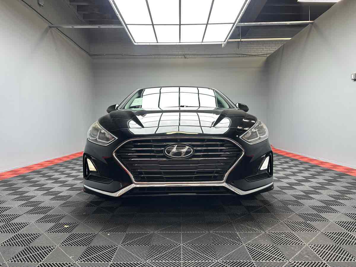 2018 Hyundai Sonata SE photo 2