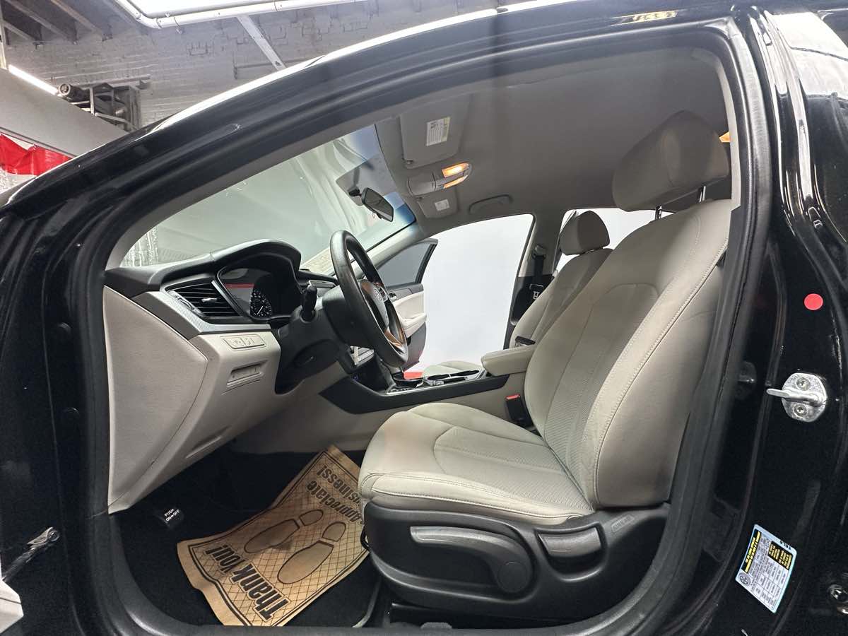 2018 Hyundai Sonata SE photo 25