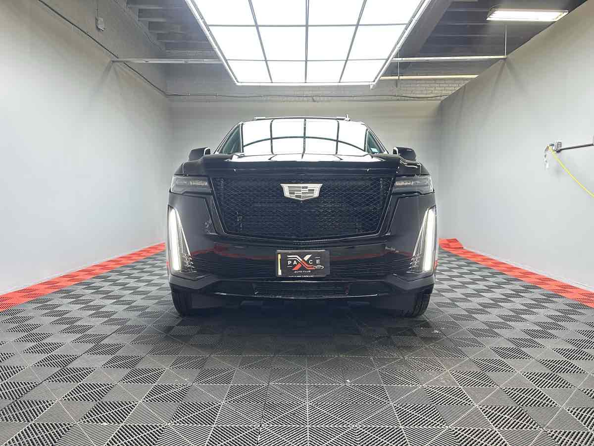 2024 Cadillac Escalade ESV Sport photo 2