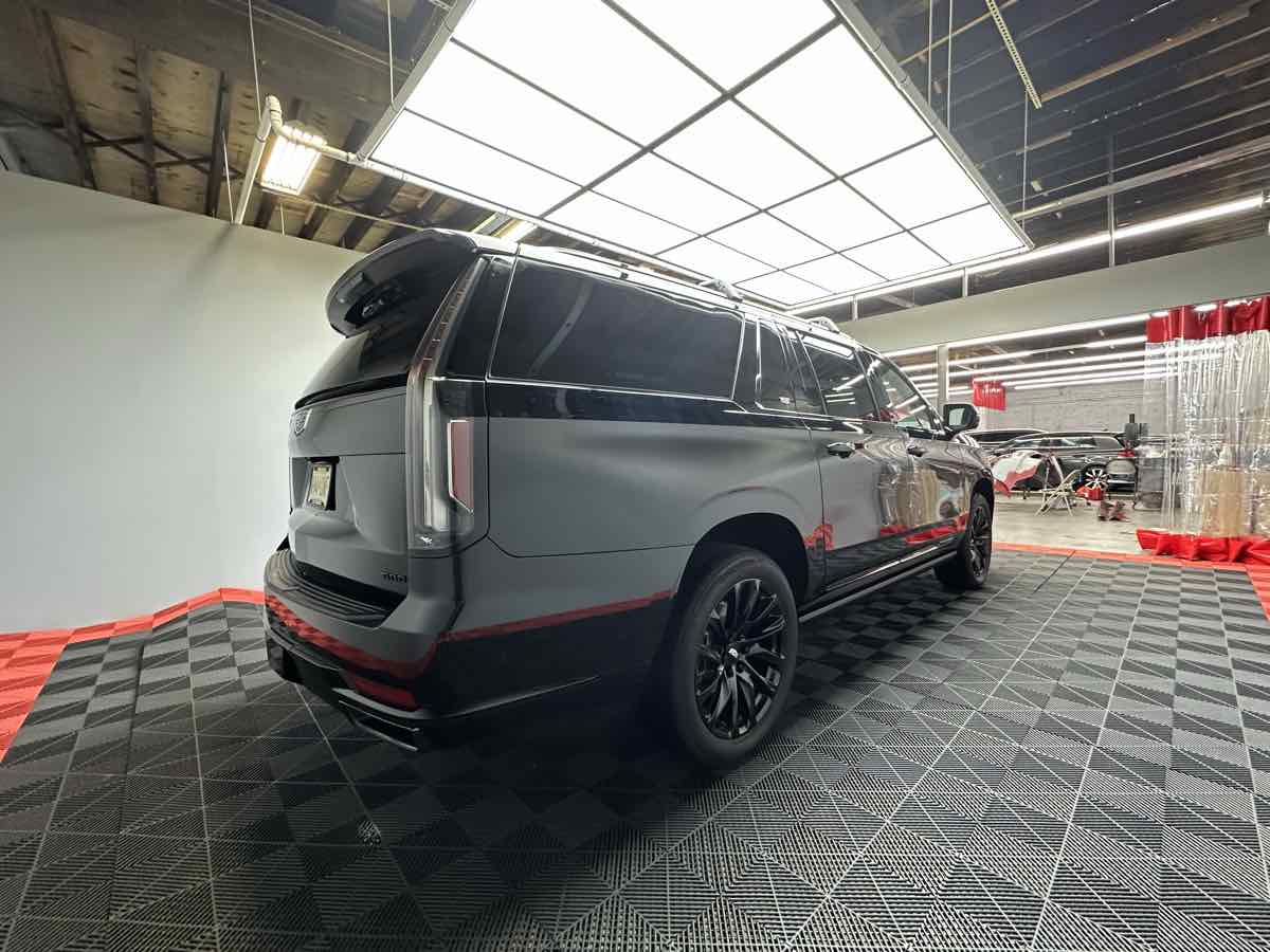 2024 Cadillac Escalade ESV Sport photo 6