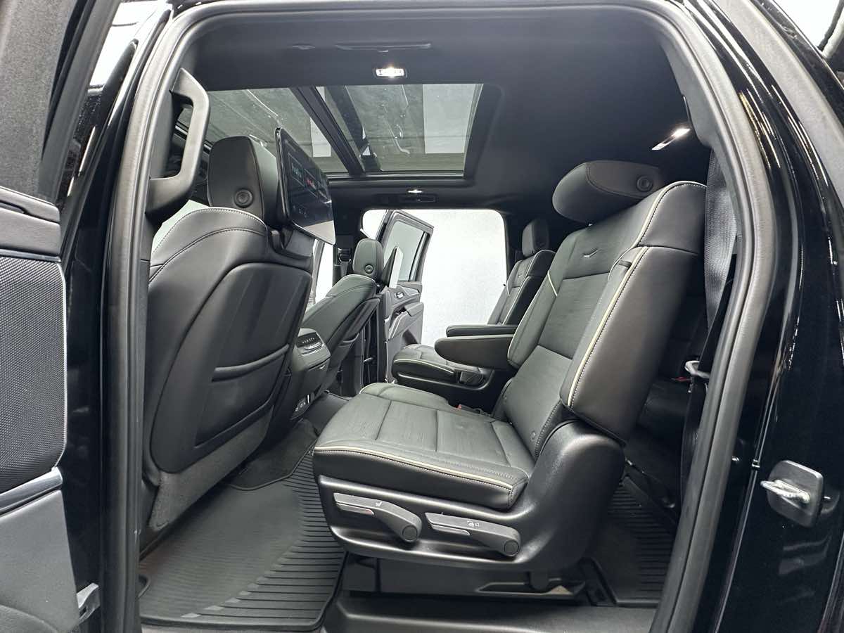 2024 Cadillac Escalade ESV Sport photo 15