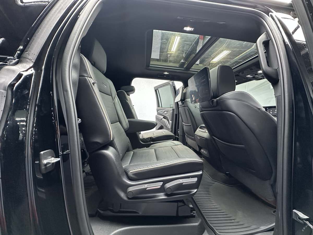 2024 Cadillac Escalade ESV Sport photo 17