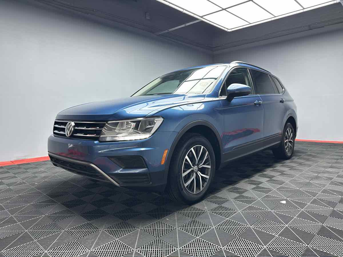 2019 Volkswagen Tiguan SE photo 3