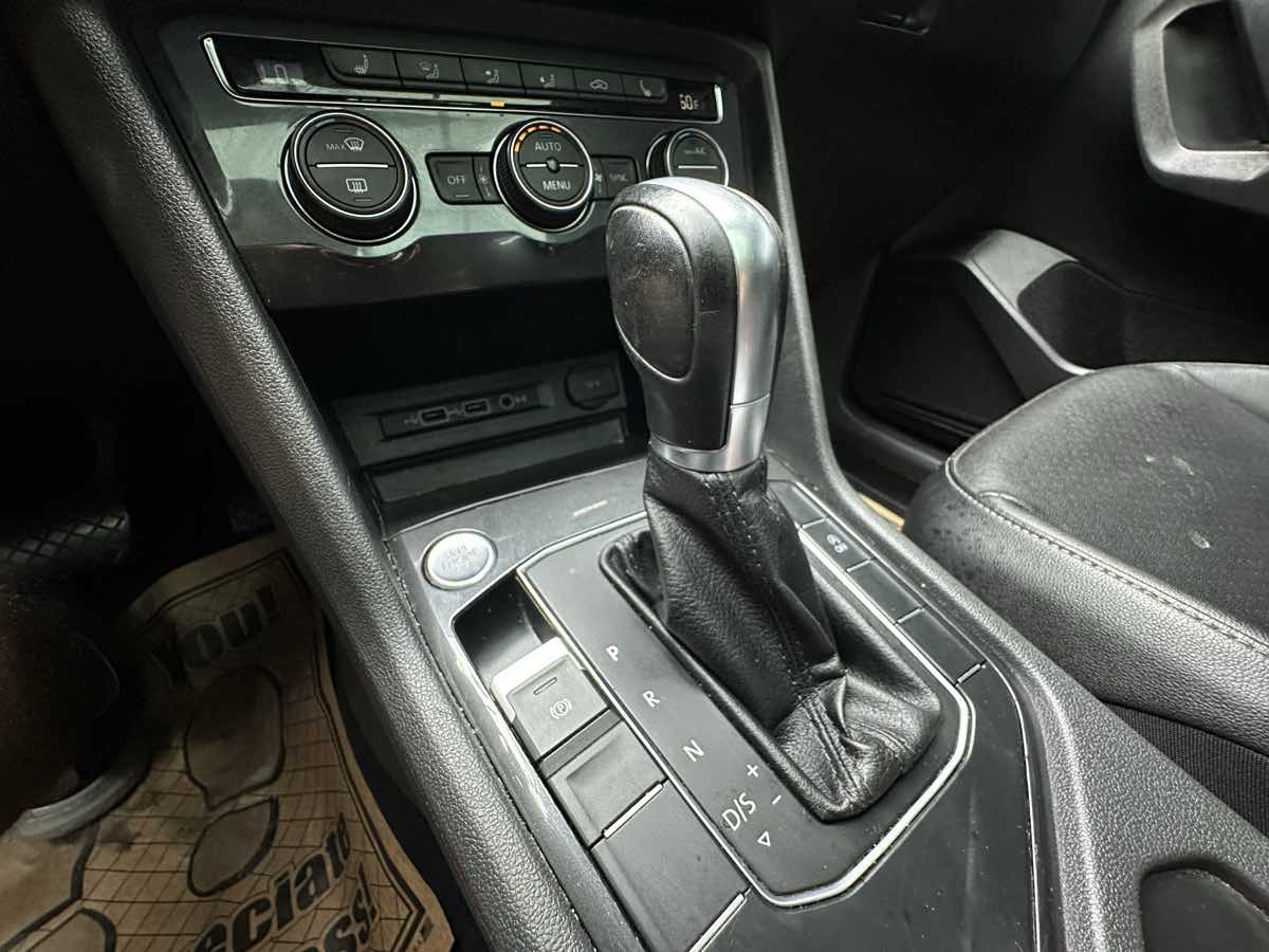 2019 Volkswagen Tiguan SE photo 26