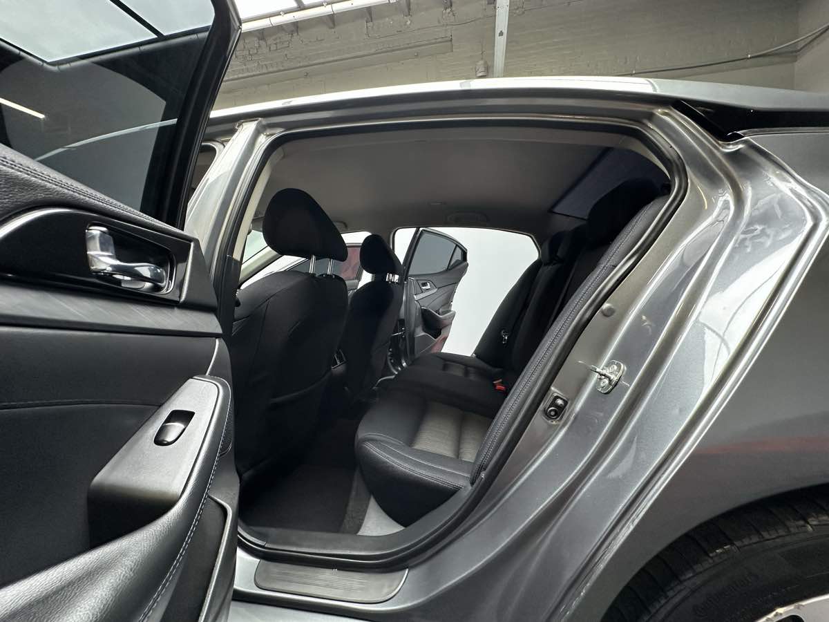 2018 Nissan Maxima S photo 15