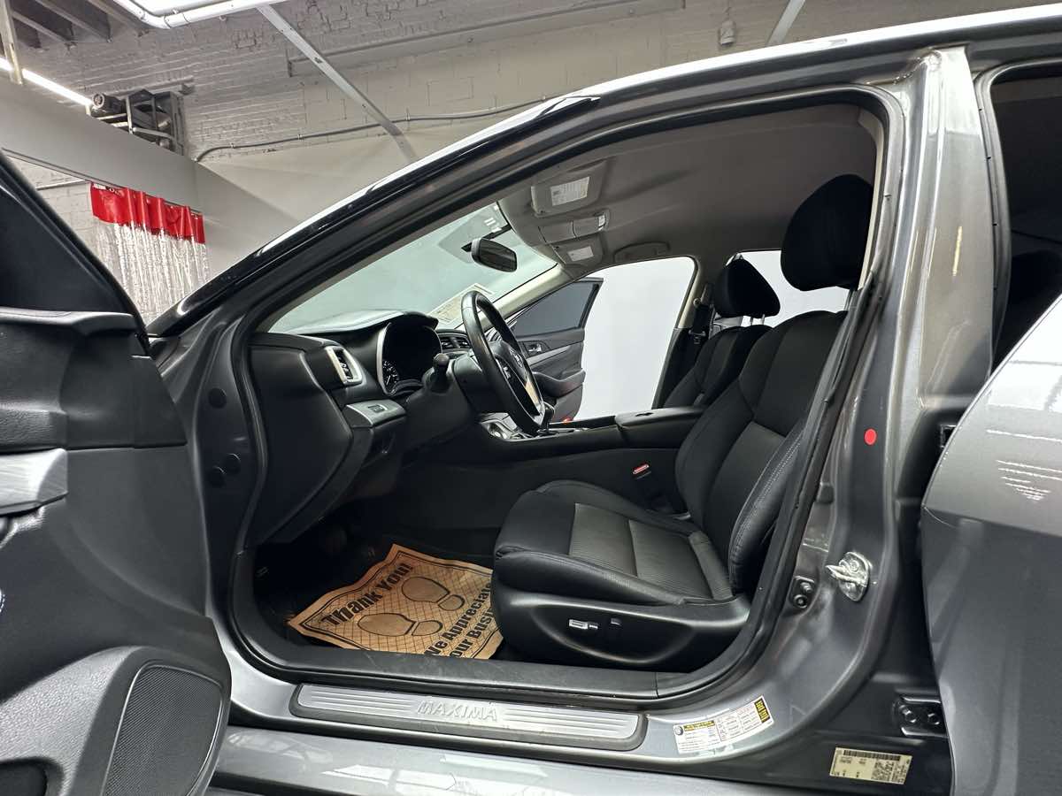 2018 Nissan Maxima S photo 16