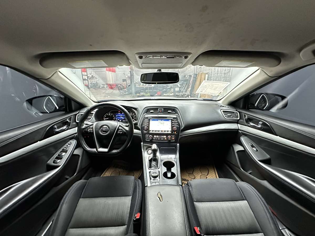 2018 Nissan Maxima S photo 18