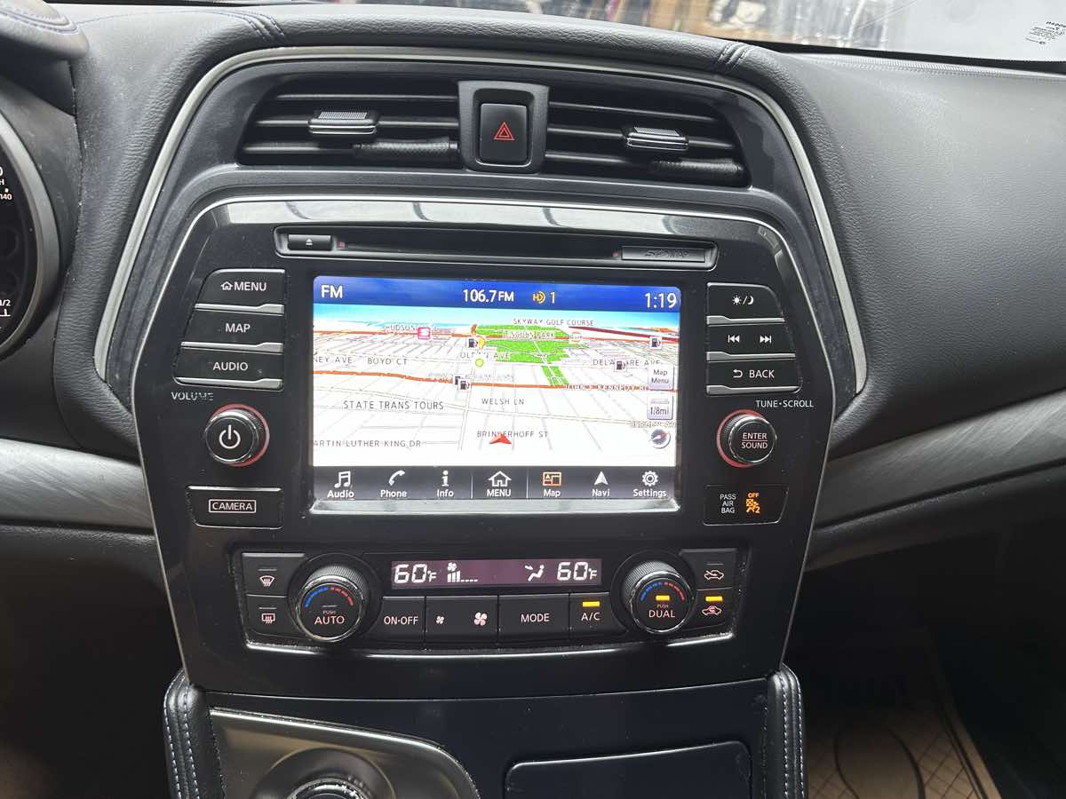 2018 Nissan Maxima S photo 21