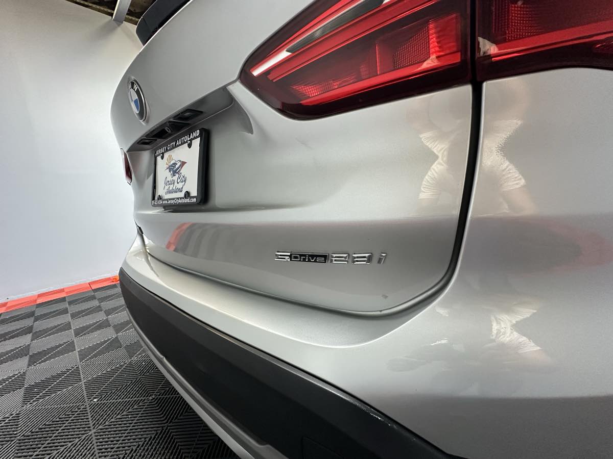 2018 BMW X1 28i - Photo 13