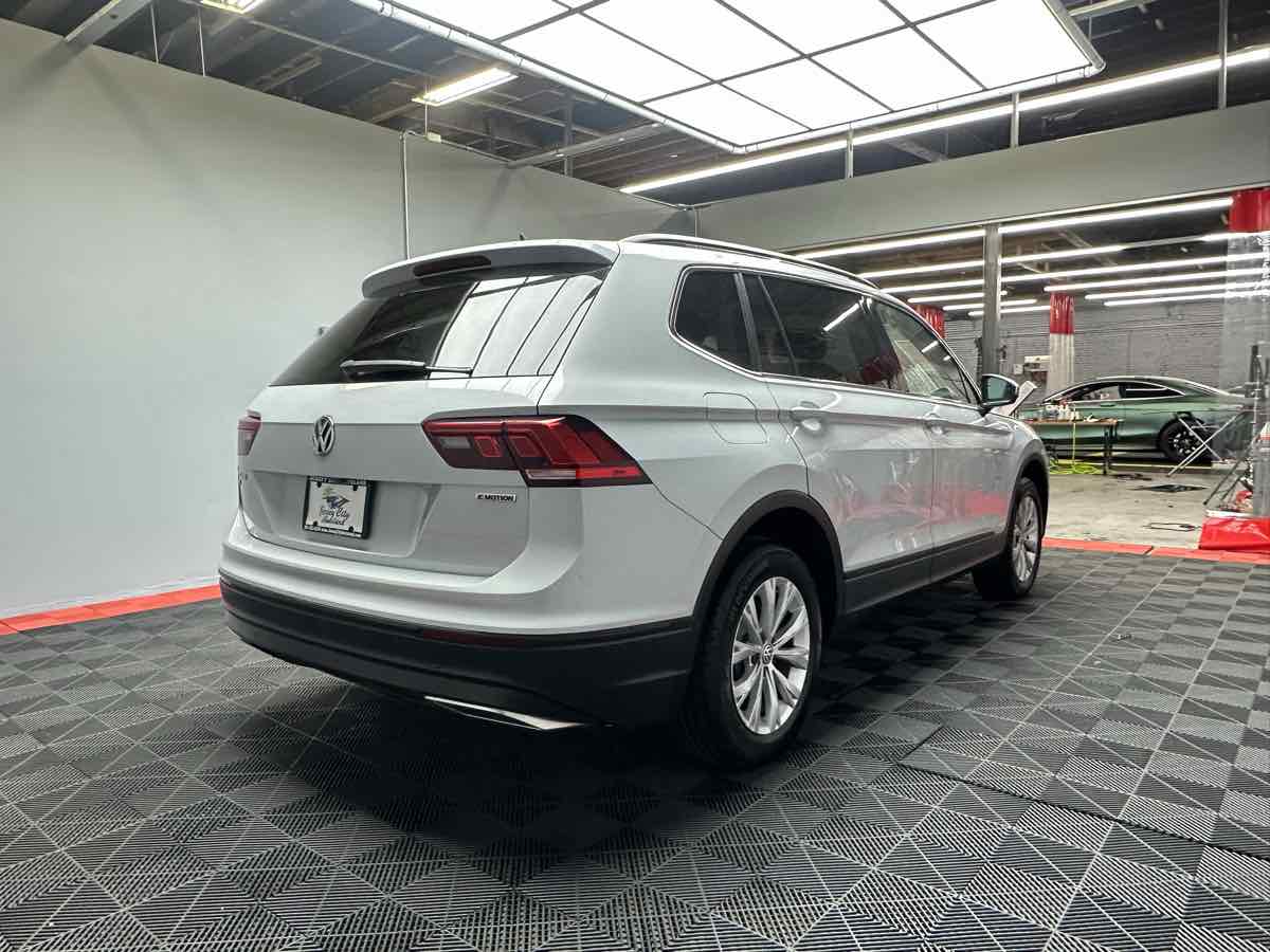 2019 Volkswagen Tiguan SE photo 6