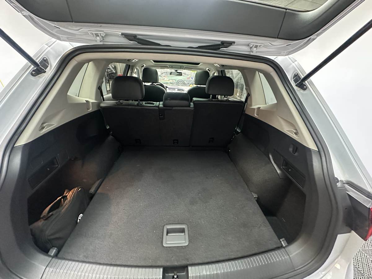 2019 Volkswagen Tiguan SE photo 12