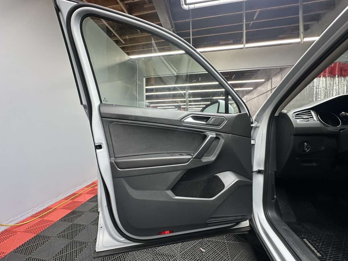 2019 Volkswagen Tiguan SE photo 13