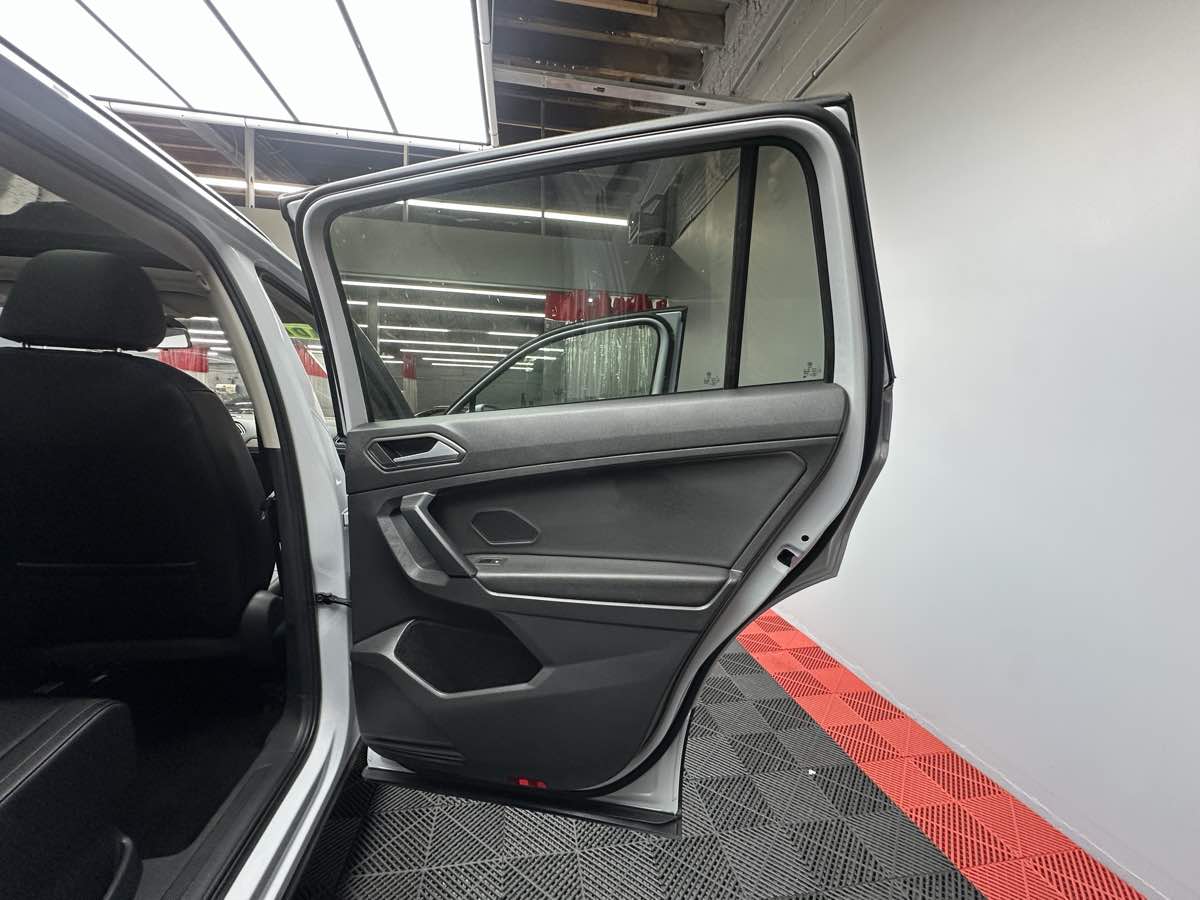 2019 Volkswagen Tiguan SE photo 16