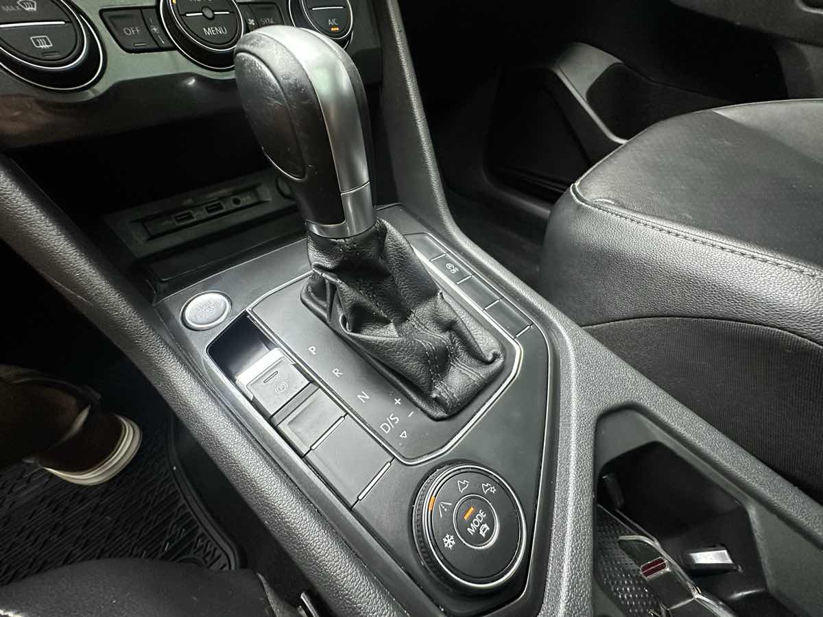 2019 Volkswagen Tiguan SE photo 23