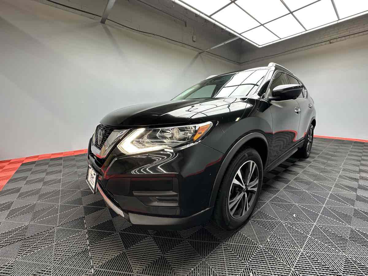 2019 Nissan Rogue SV photo 8