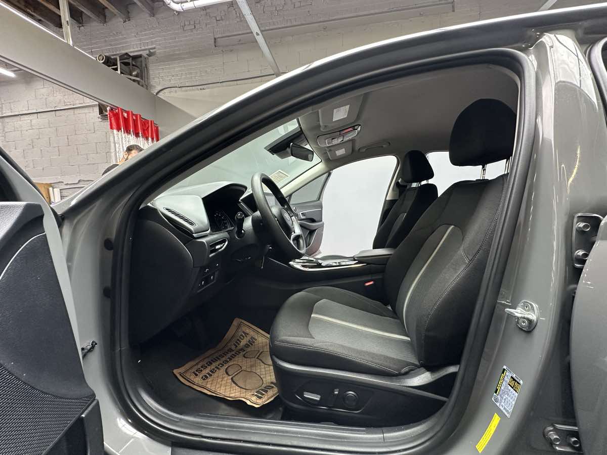 2021 Hyundai Sonata SEL photo 14