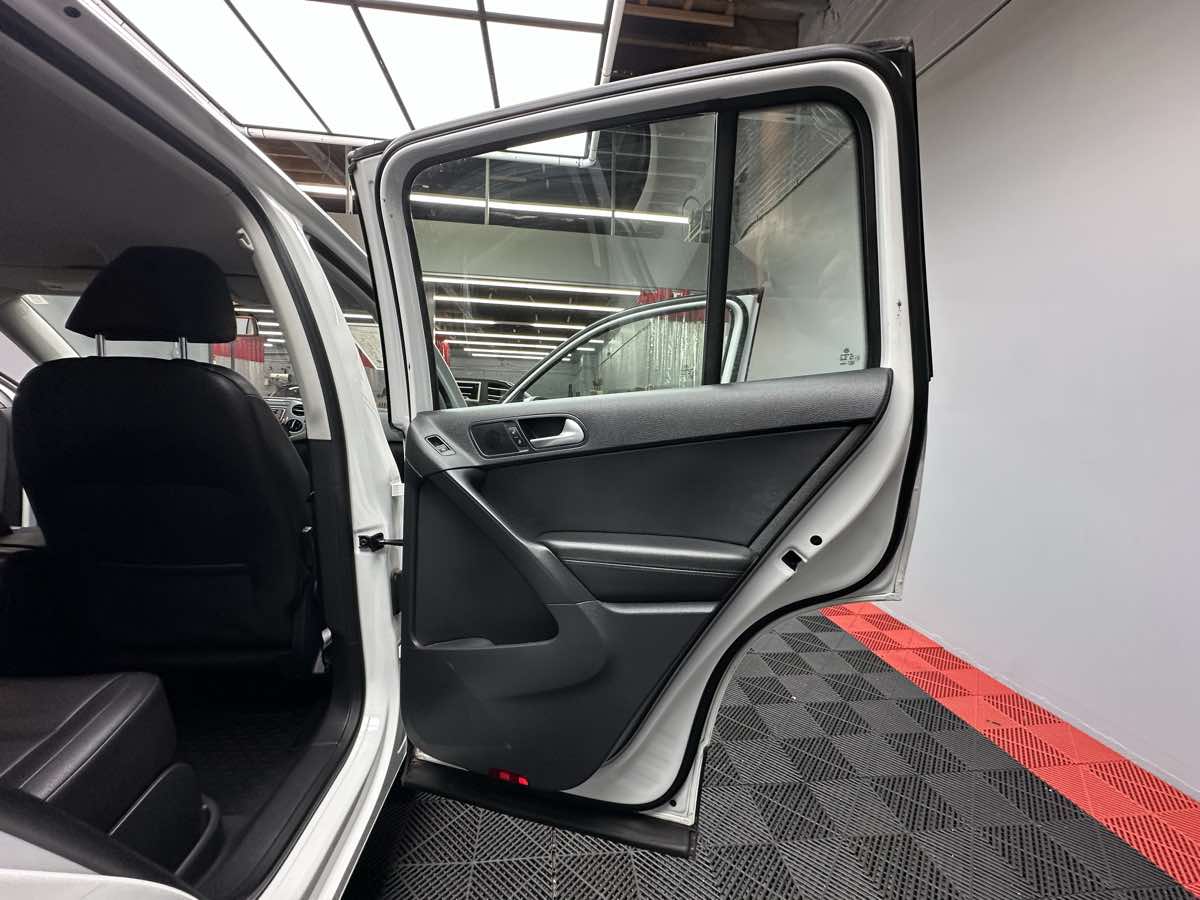 2017 Volkswagen Tiguan S photo 13