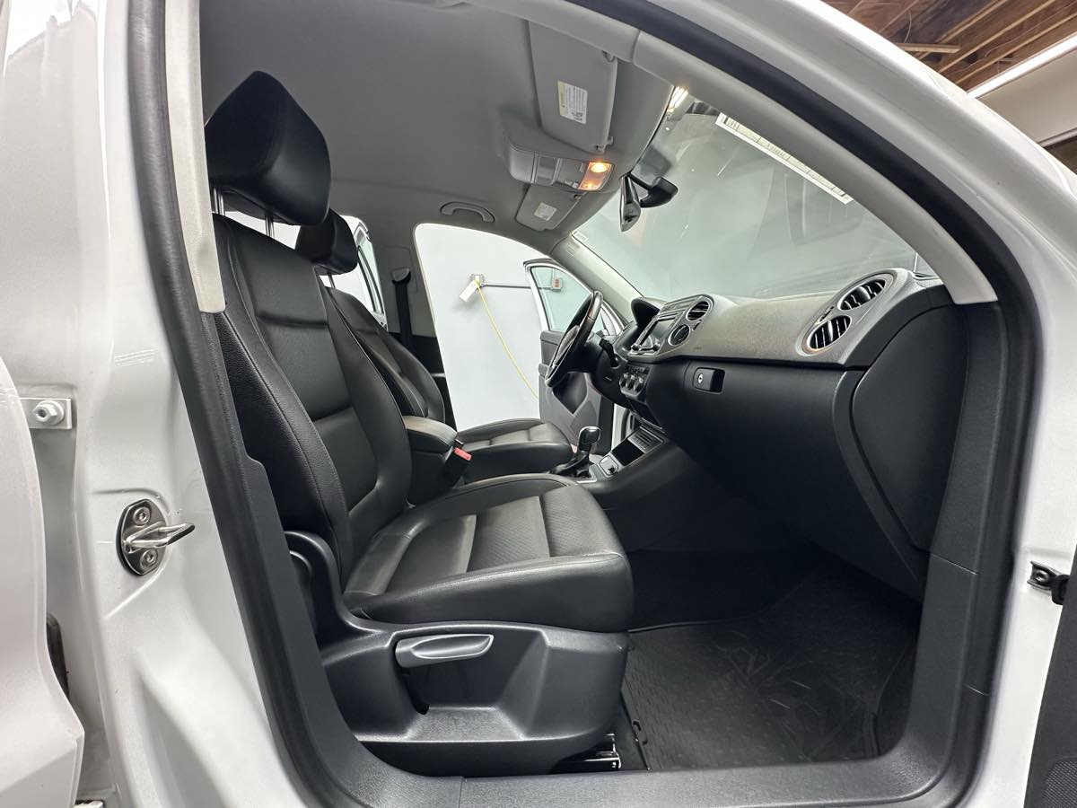 2017 Volkswagen Tiguan S photo 14