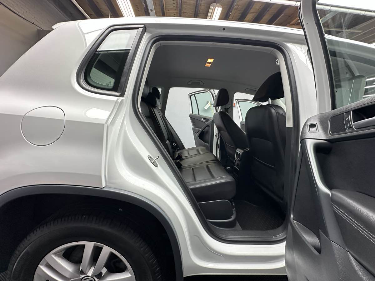 2017 Volkswagen Tiguan S photo 15