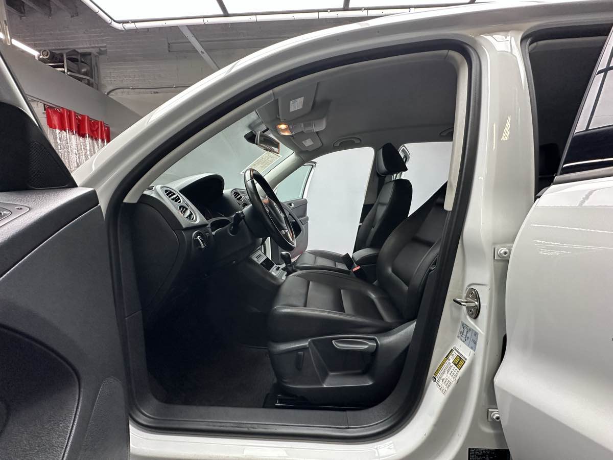 2017 Volkswagen Tiguan S photo 16