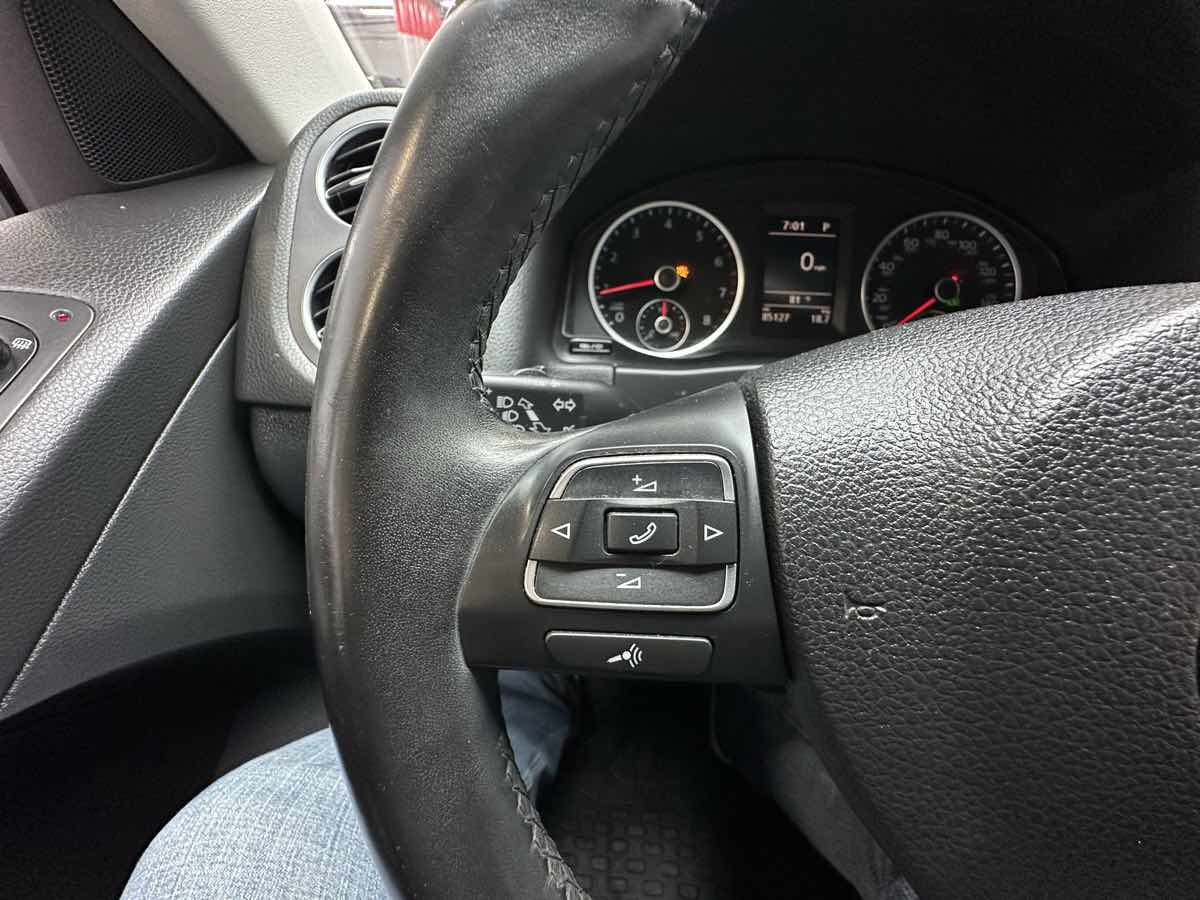 2017 Volkswagen Tiguan S photo 23