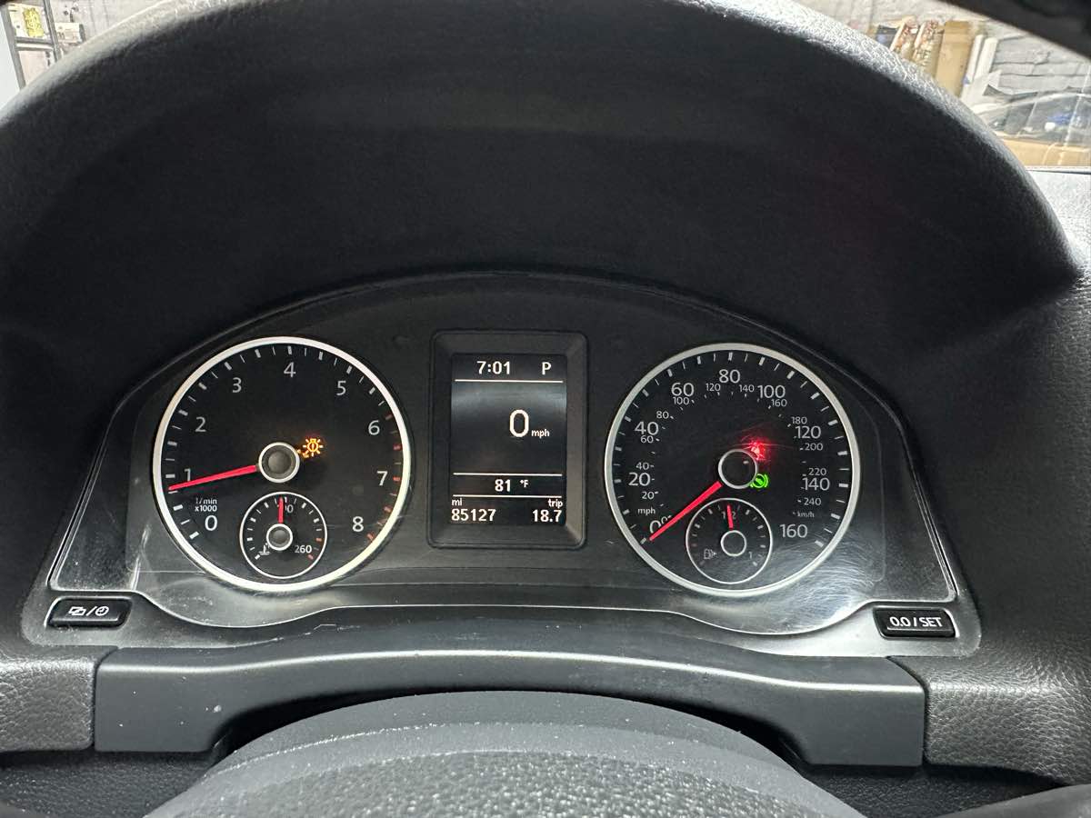 2017 Volkswagen Tiguan S photo 24