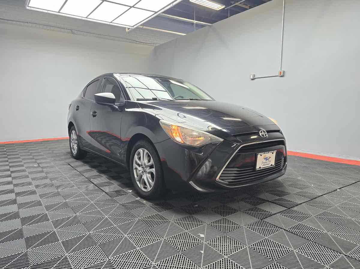 2016 Scion iA photo 5