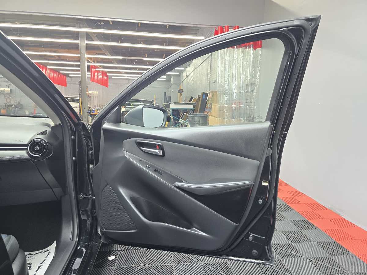 2016 Scion iA photo 7