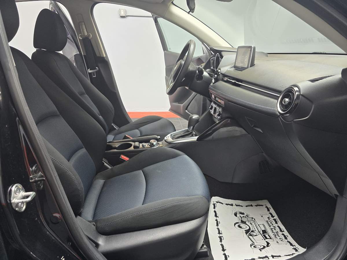 2016 Scion iA photo 11