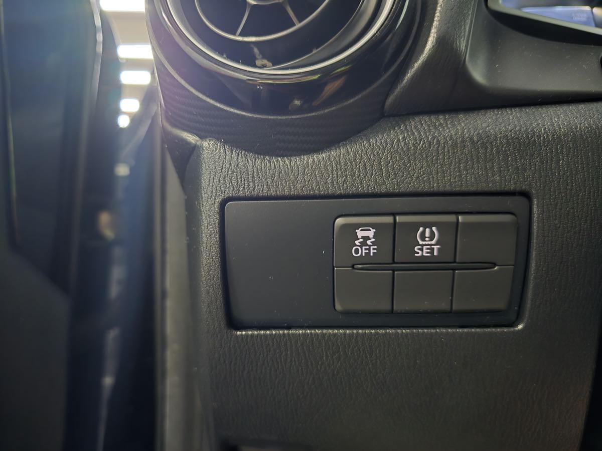 2016 Scion iA photo 21
