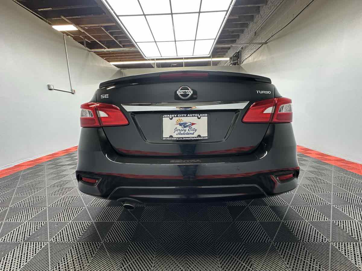 2017 Nissan Sentra SR Turbo photo 4