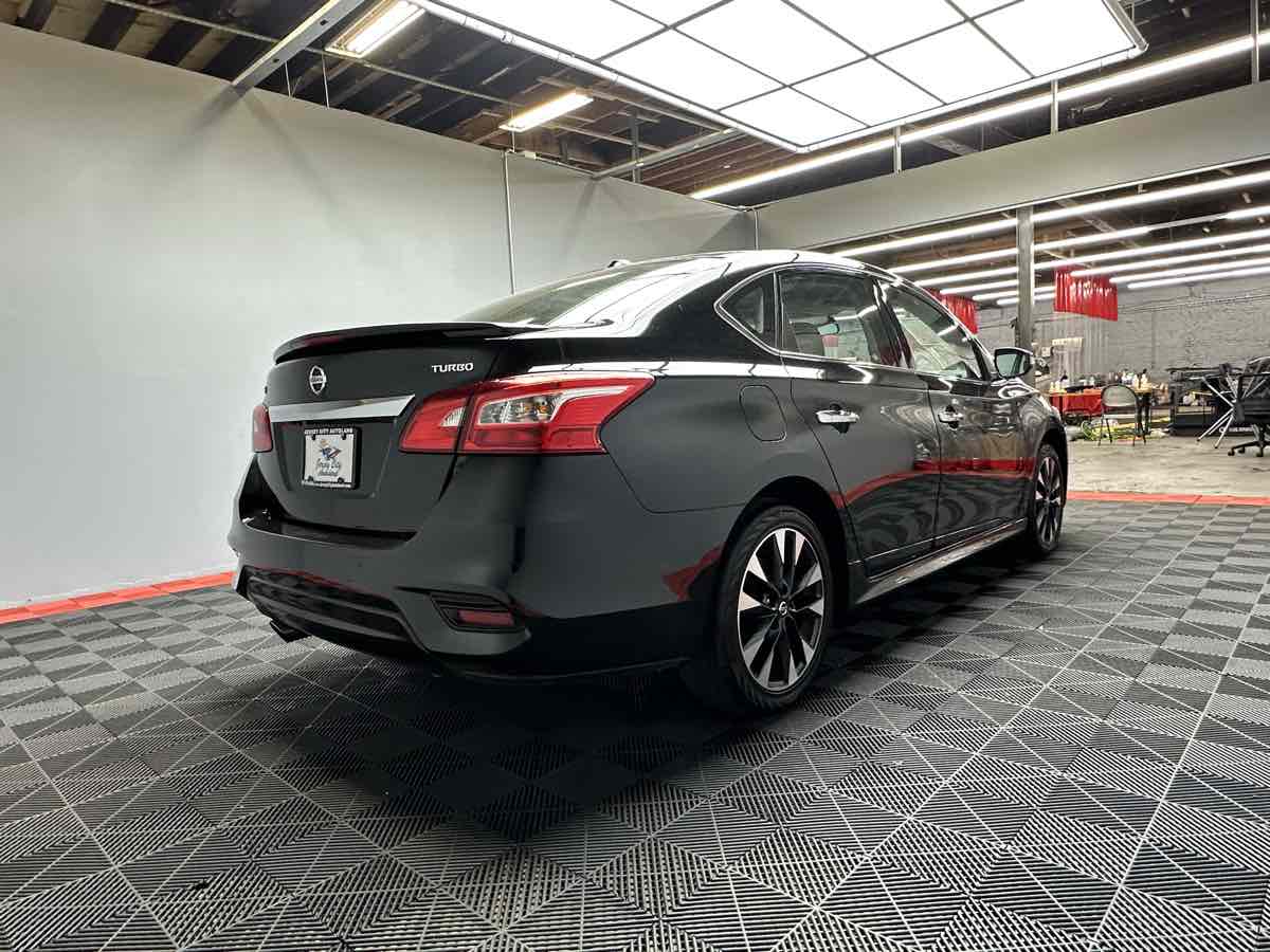 2017 Nissan Sentra SR Turbo photo 5