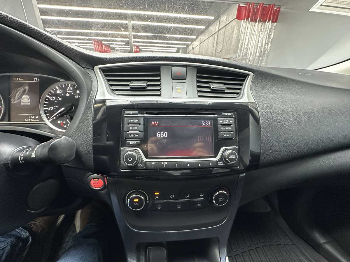 2017 Nissan Sentra SR Turbo photo 22