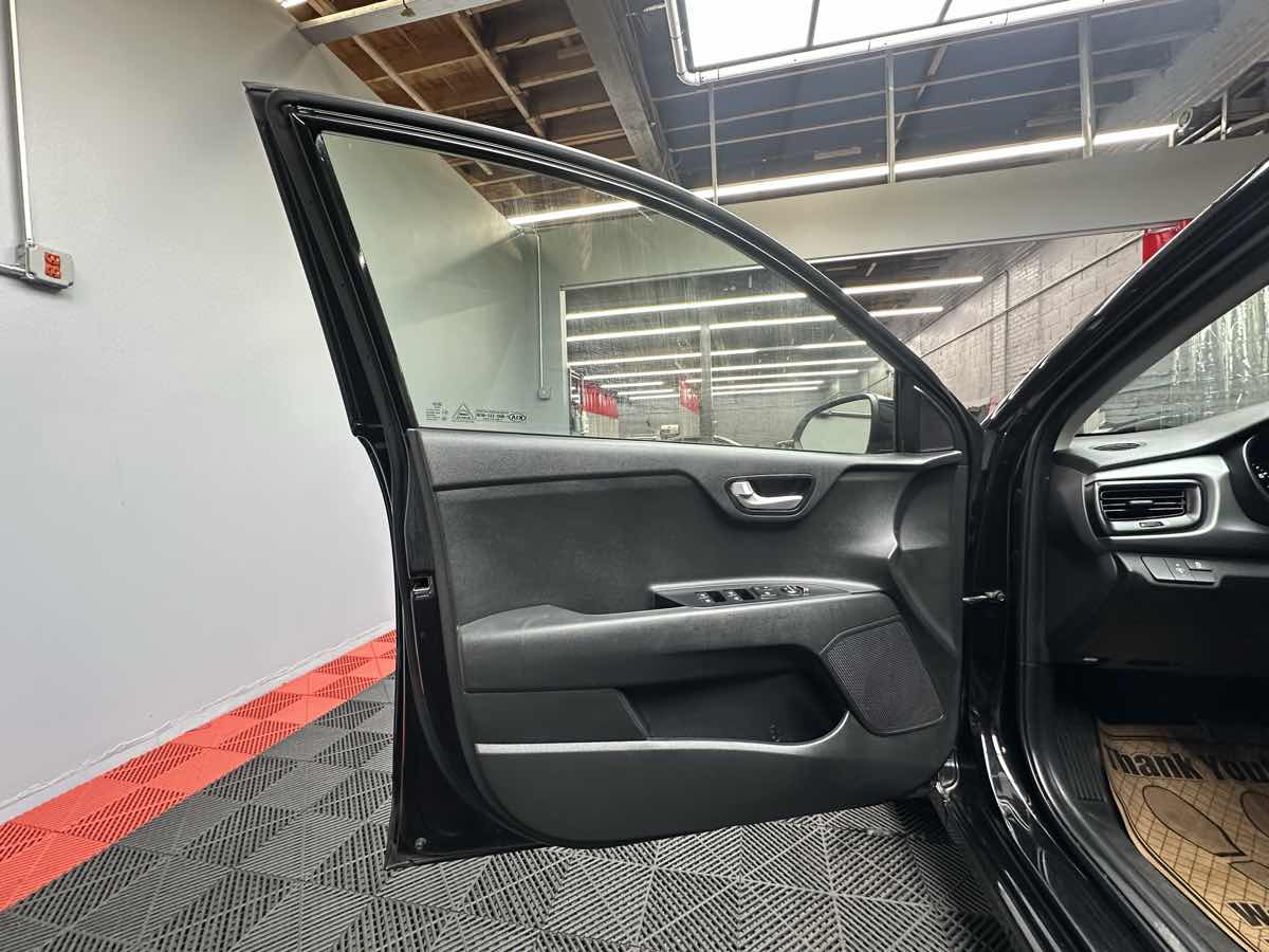 2021 Kia Rio S photo 11