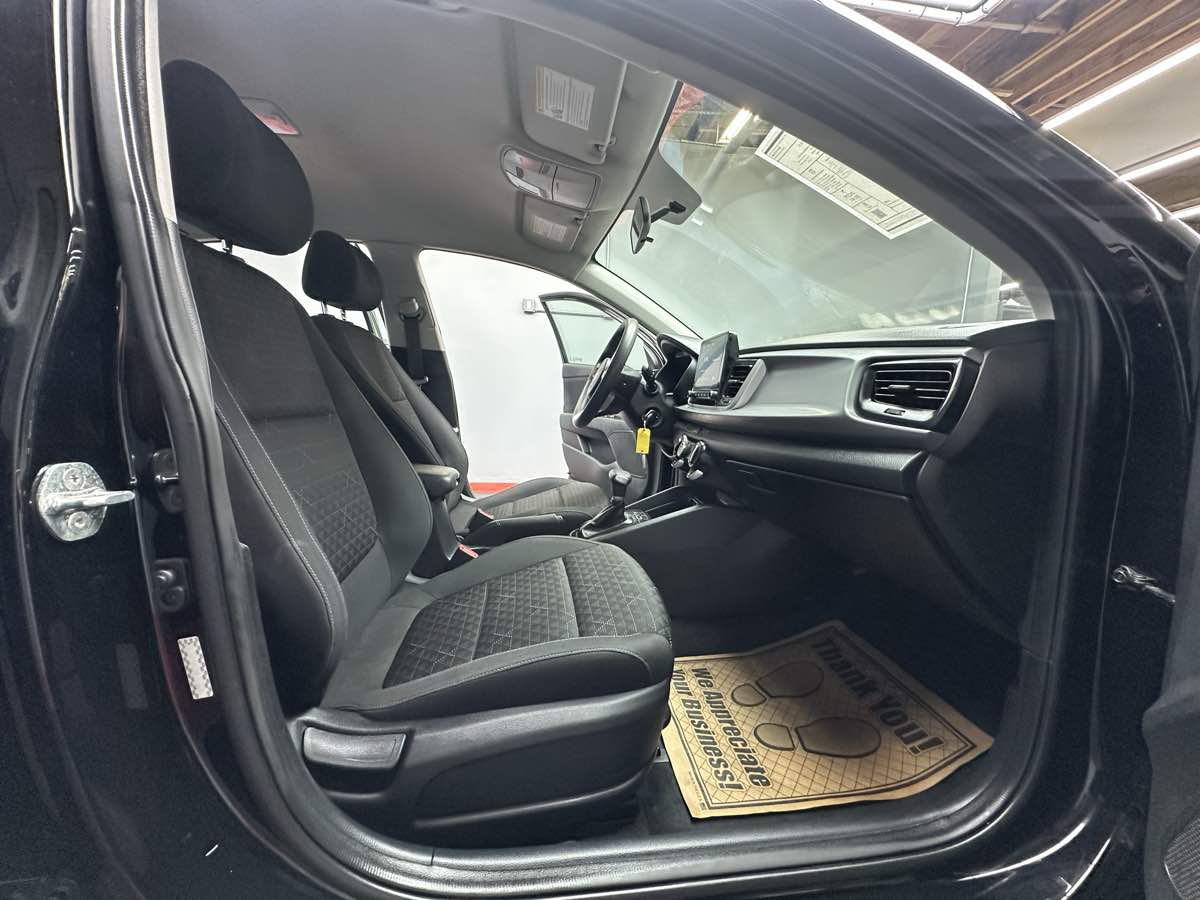 2021 Kia Rio S photo 16