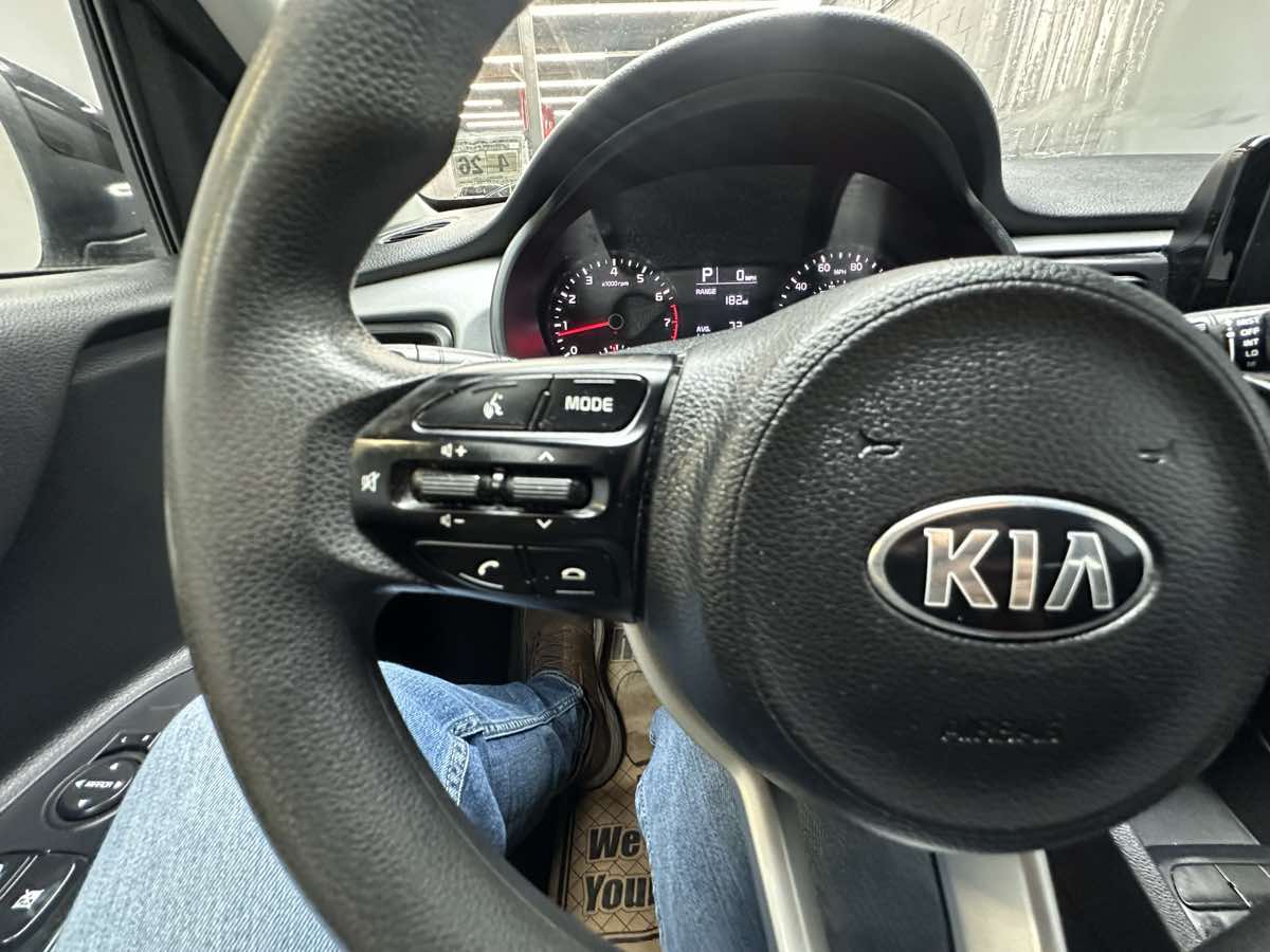 2021 Kia Rio S photo 26