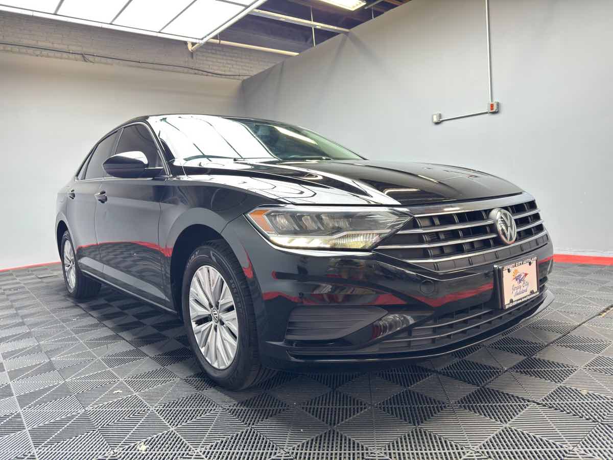 2019 Volkswagen Jetta SE R-Line photo 6