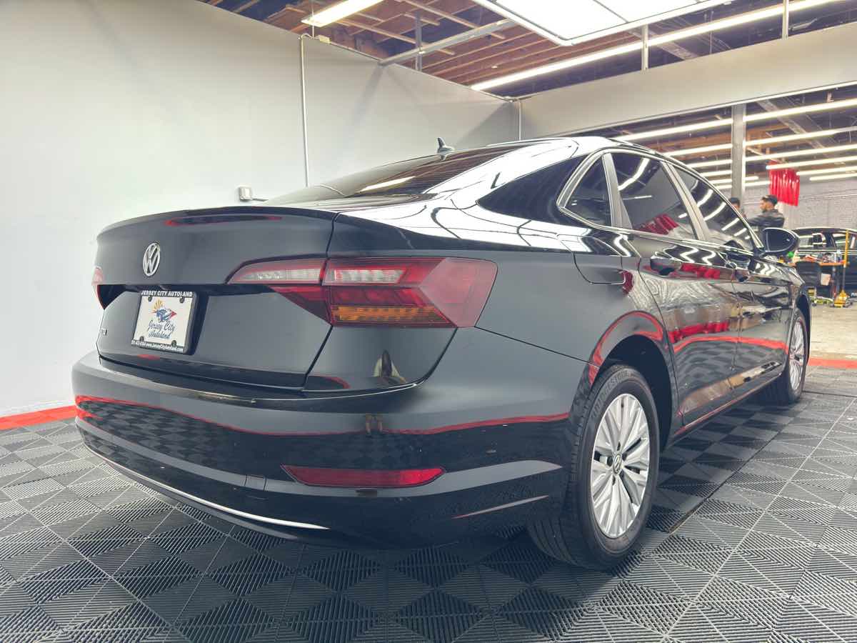 2019 Volkswagen Jetta SE R-Line photo 10