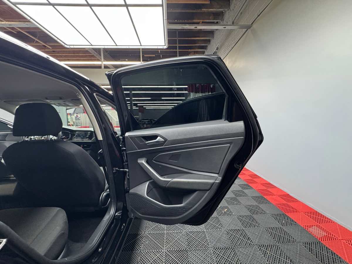 2019 Volkswagen Jetta SE R-Line photo 16